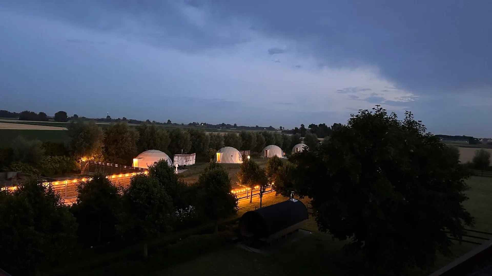 Id Glamping De Coude Scheure Hotel Middelkerke Belgium